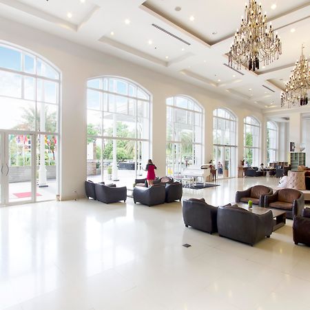 D Varee Jomtien Beach, Pattaya Exteriör bild Lobby