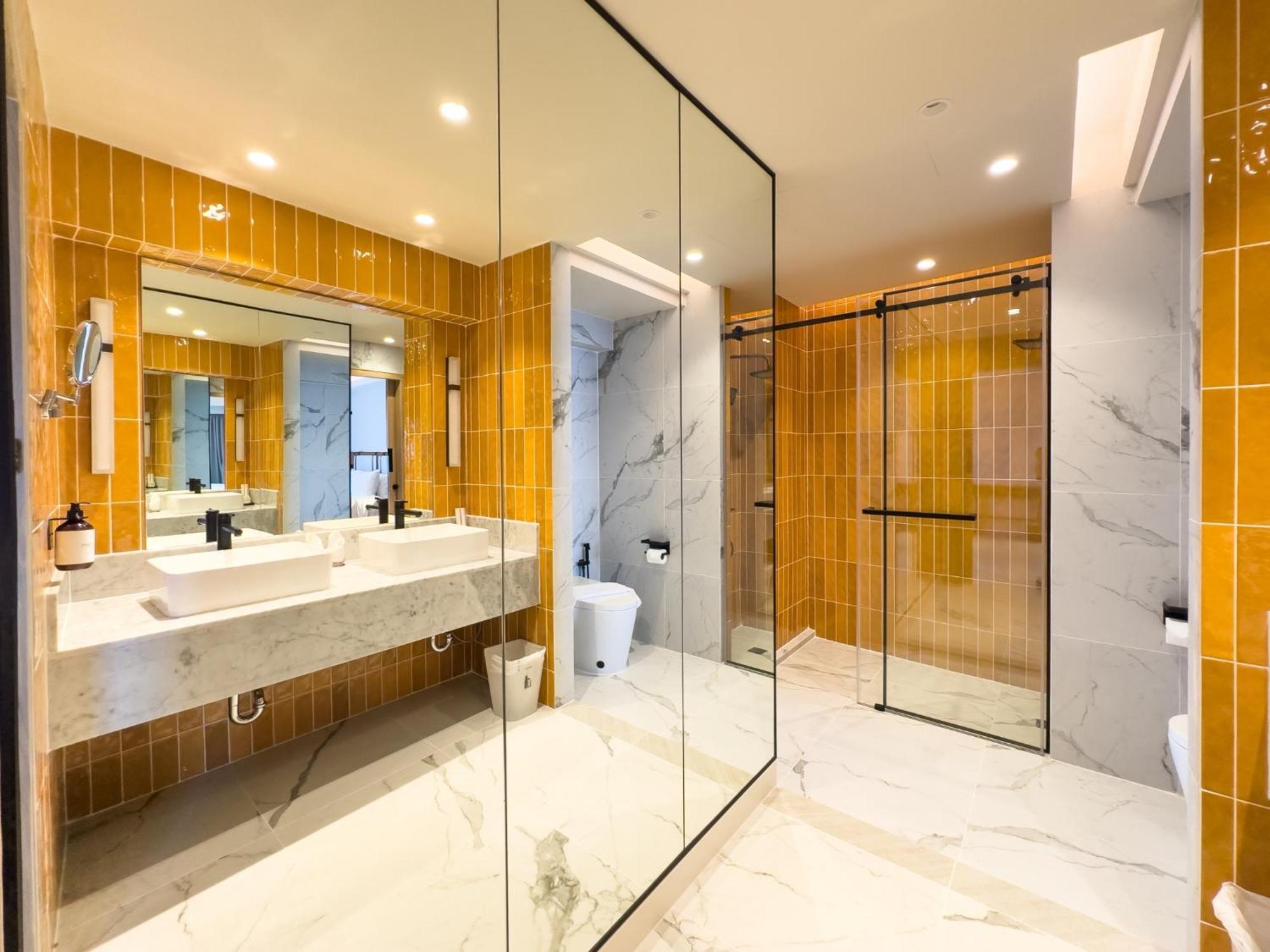 D Varee Jomtien Beach, Pattaya Exteriör bild Bathroom